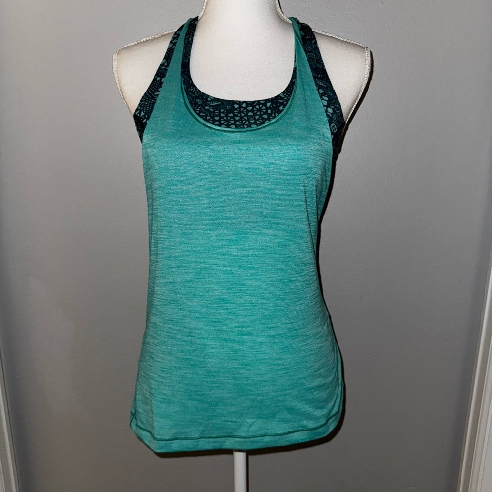 Lululemon Tank Womens 4 Green Twist & Toll 2 in‎ 1 Yoga Gym Workout Athleisure